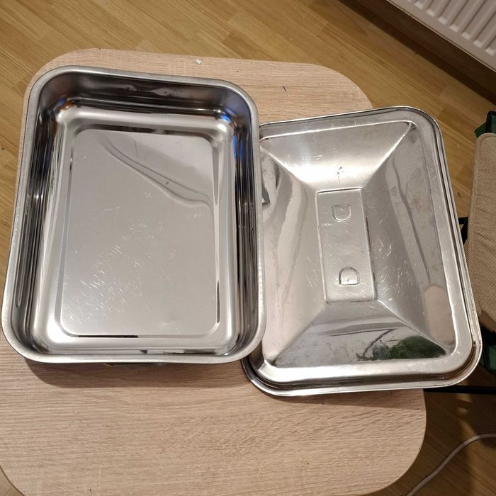 Particular! Tavă cu capac din inox, made in Italy