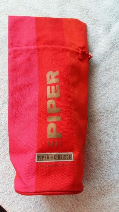 Изолираща чанта за запазване на студени напитки