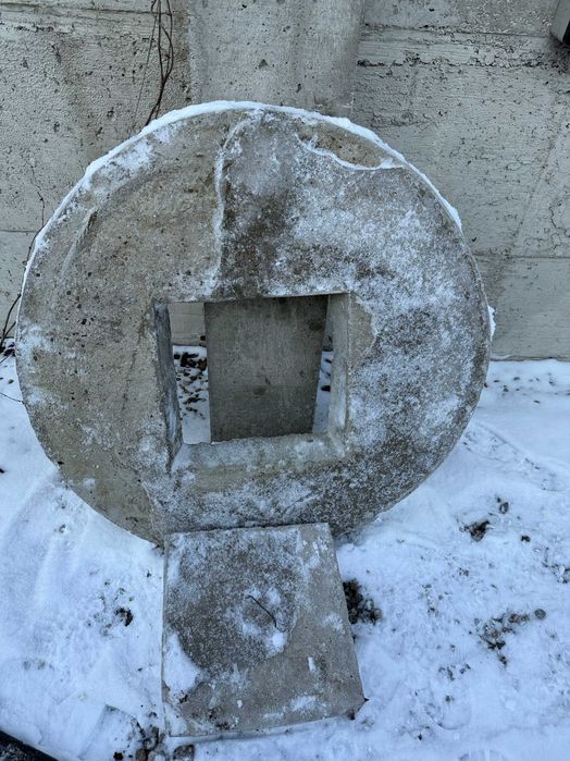 Capac beton fântână cu trapă - ideal pentru pompă submersibilă