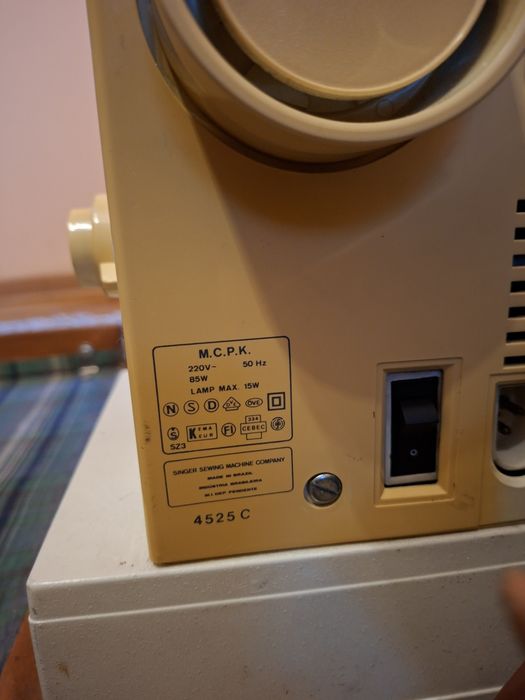 Masina cusut cu pedala Singer