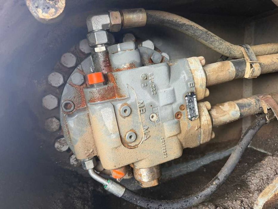 Transmisie finala excavator pe senile Liebherr R 926 C Litronic