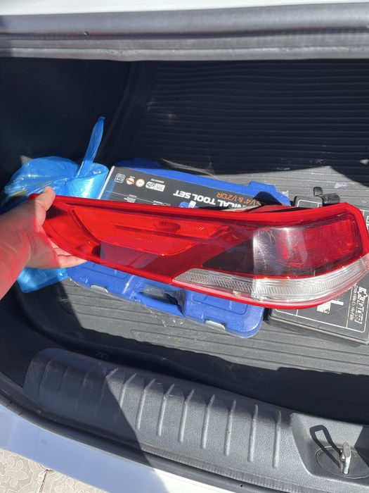 Задняя левая стоп фара