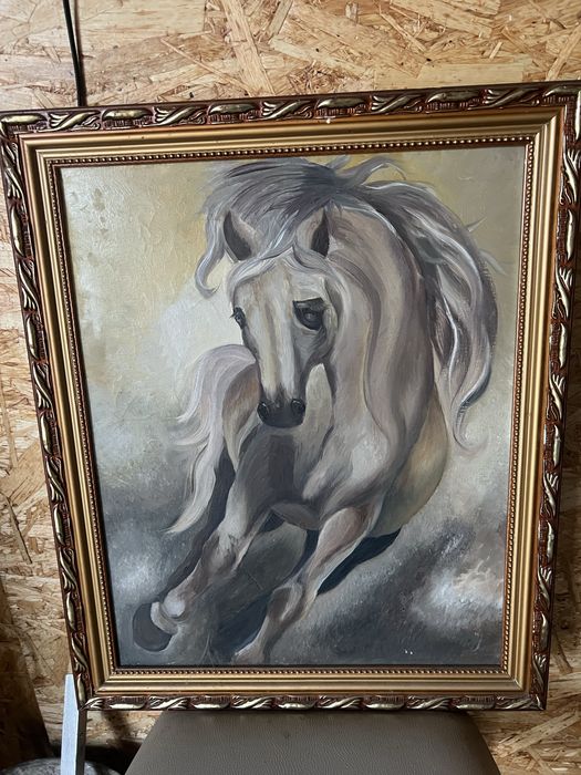 Картина на холсте в раме.