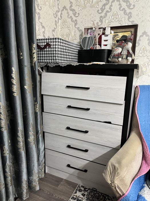 Комод с 5-полками + бонус кресло-стул