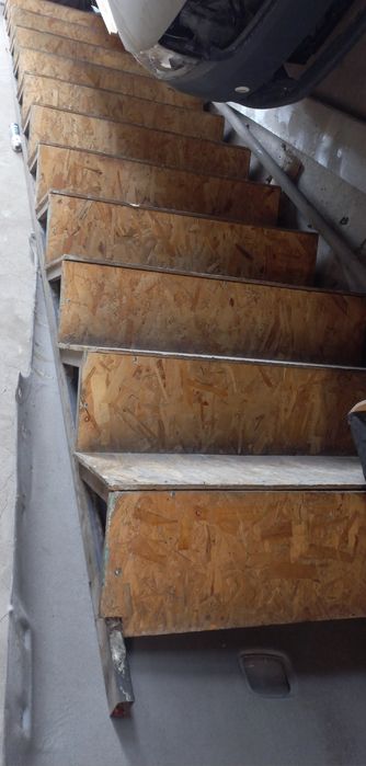 Металлическая лестница.