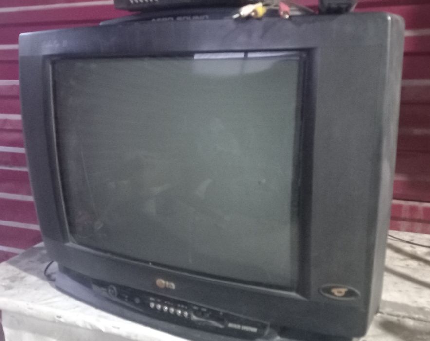 Продам телевизор LG