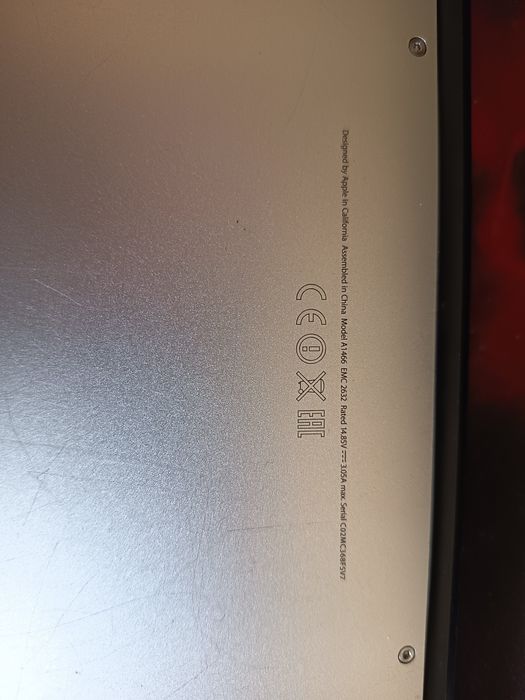 Vând Macbook Air A1466 pentru piese