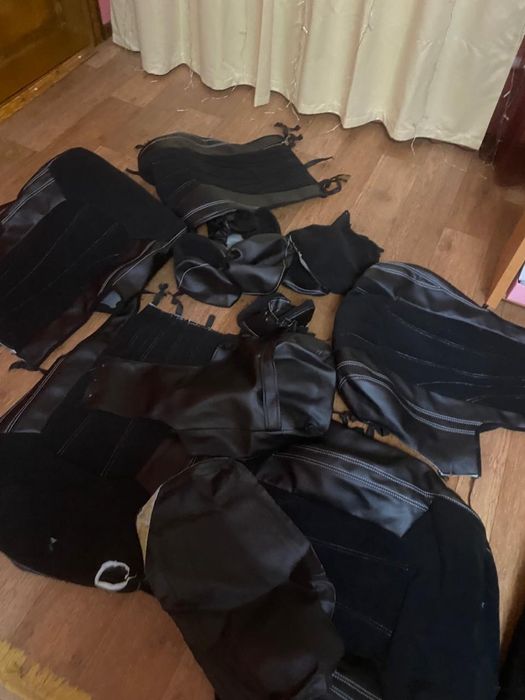 Модельные чехлы на Тойота Лэнд Крузер 200,+салонные коврики