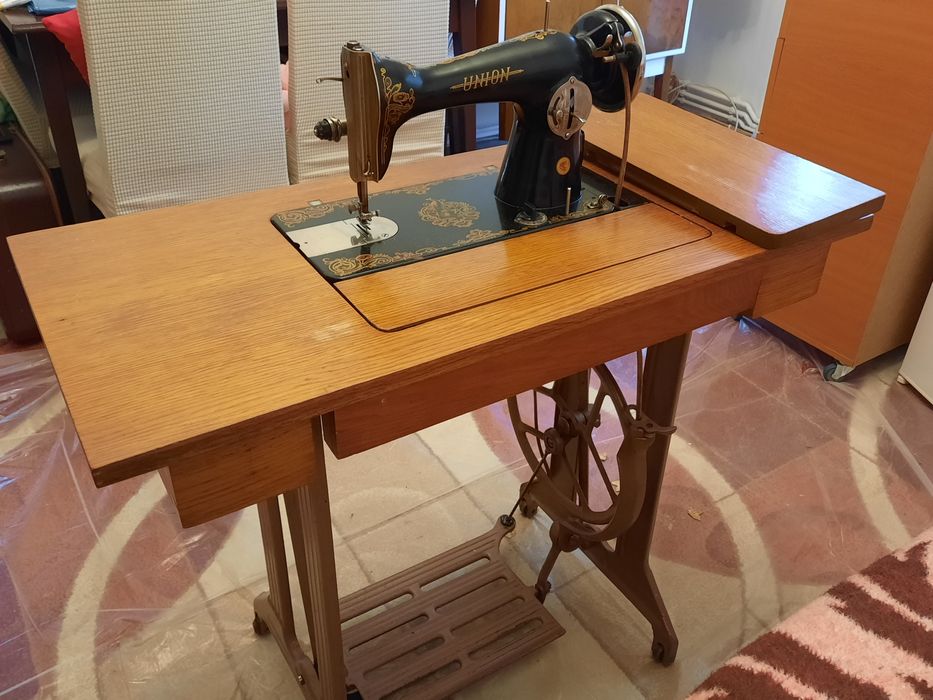 Mașină de cusut marca Union