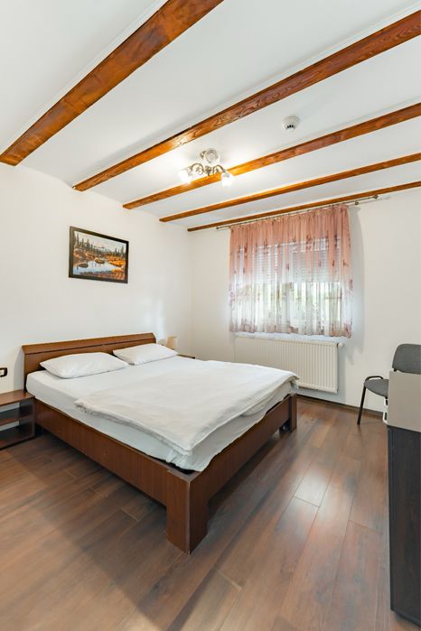 Închiriez cabană, Casa de vacanță, pensiune pe Valea Avrigului