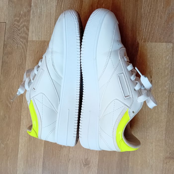 Лоуфъри, сникърси