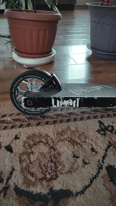 Срочно продам трюковой самокат Limit Lmt21