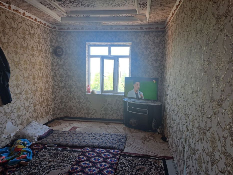 Chirchiq shahar troskida 1 xona kv sotiladi