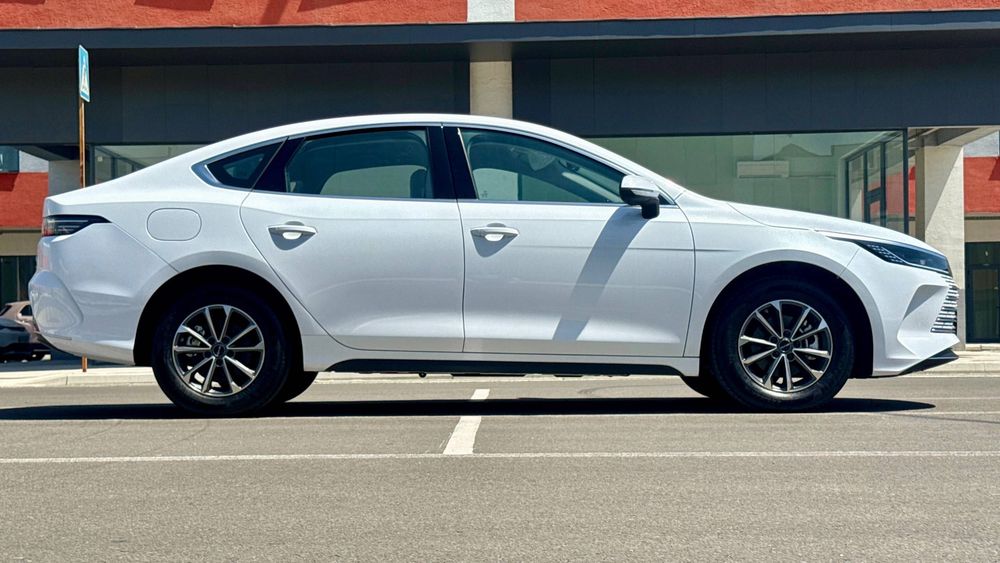 BYD Chazor 2-Pozitsiya 2025 Bosh toʻlov $4000 bilan bo'lib to'lash