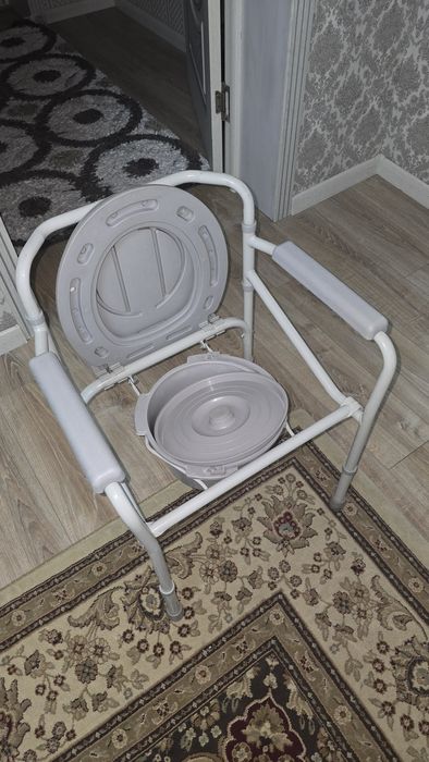 Унитаз для взрослых. Алматы