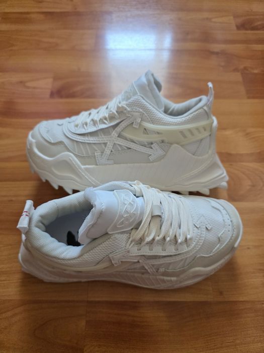 Adidasi off white odsy -1000