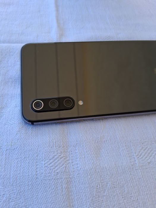 Xiaomi MI 9 SE дисплей 5.97"