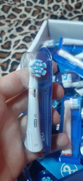 Periuta capete rezerva electrica oral B IO NOI originale