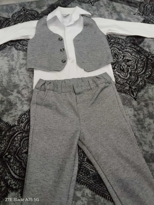 Бебечки костюмче