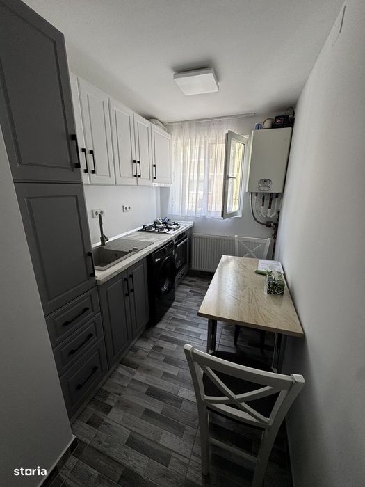 Apartament 3 camere renovat complet, zonă centrală Boldești-Scăeni