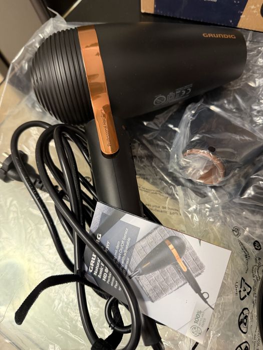 Grundig HD 8080 NaturaShine - Uscator profesional 2300W cu Ionizare