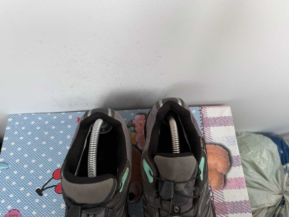 Salomon GORE-TEX''оригинални мъжки маратонки 42 номер