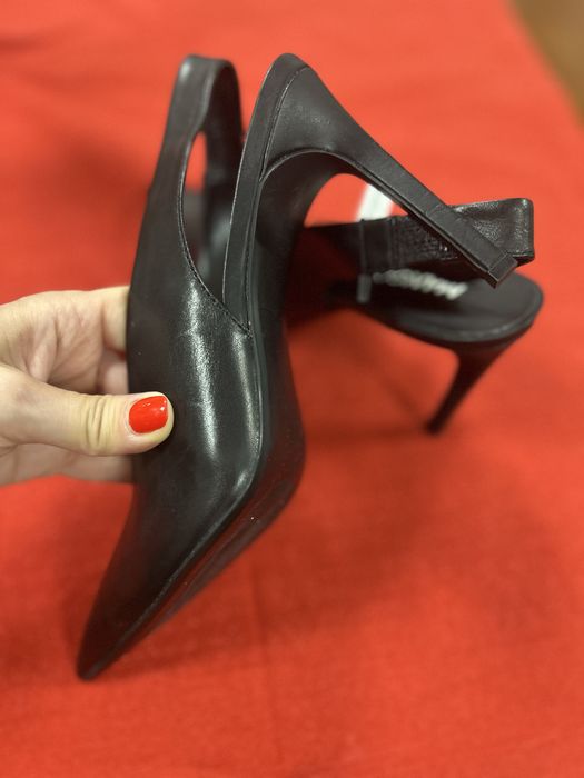 Pantofi piele naturala, picior subtire 38 sau 37