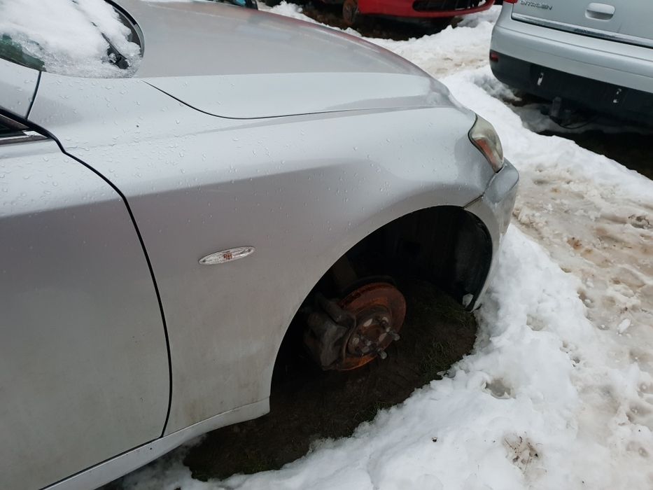 Aripa Lexus is220 sau is250
