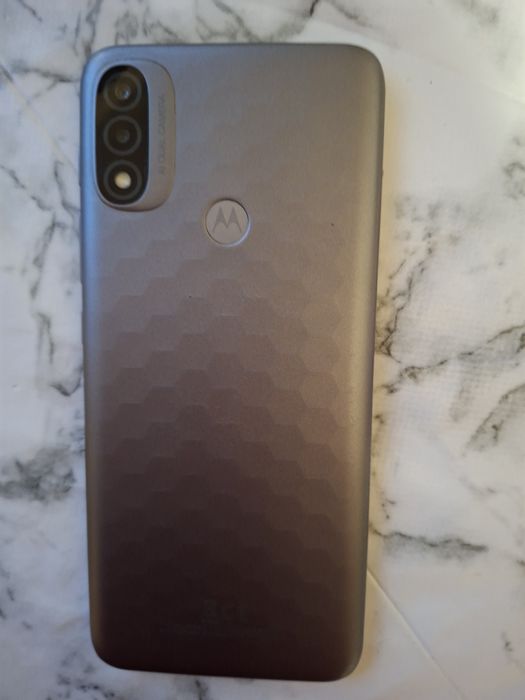 Телефон Моторола Motoe20