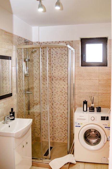 Inchiriez apartament in regim hotelier bloc nou