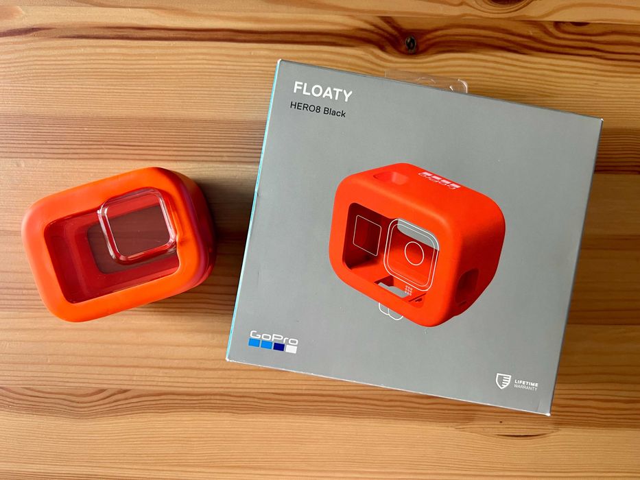 GoPro HERO8 Black Kit Complet Special Bundle + Carcasă Scufundări 60 m + Floaty I Stare Excelentă