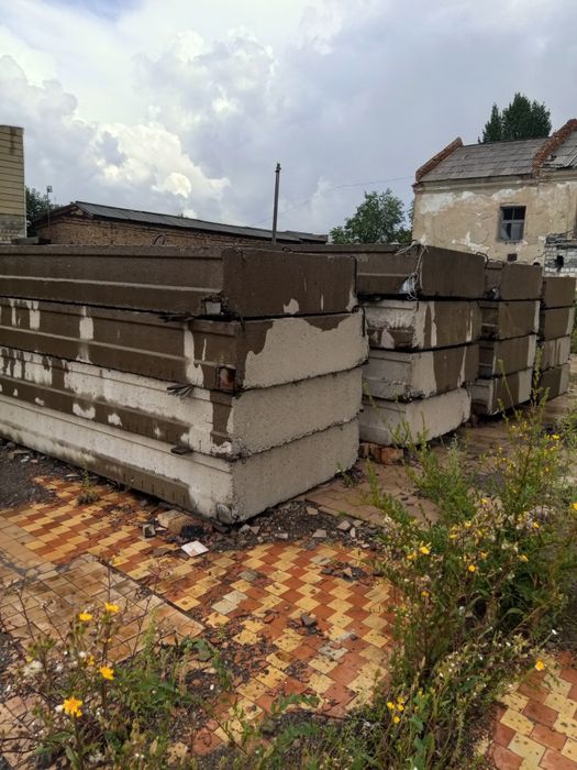плиты перекрыте много других материалов