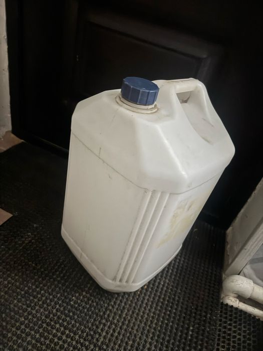 Срочно продам канистру
