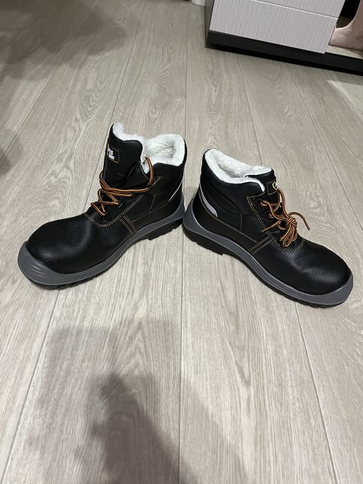 Продам ботинки рабочие