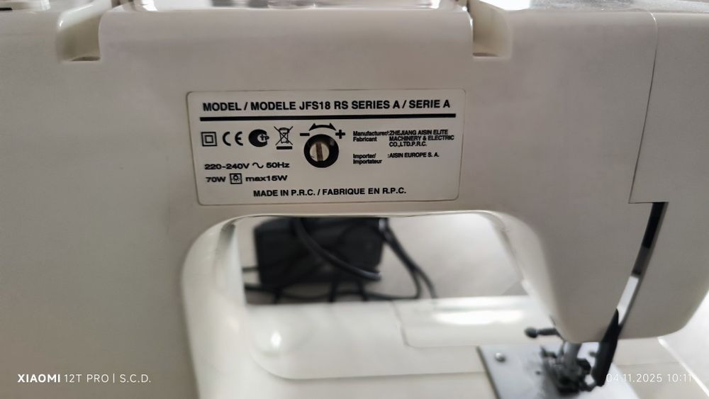 Mașină cusut electrică Toyota Jeans