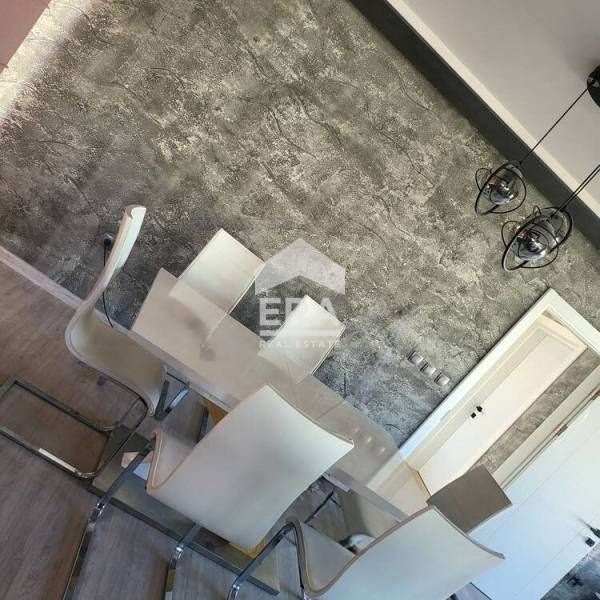 Тристаен луксозен апартамент в кв. ,,Бадема,,