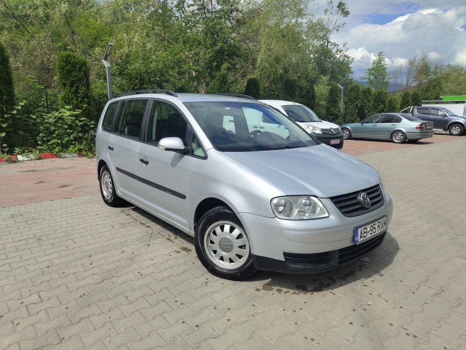 Vând Volskwagen Touran T1