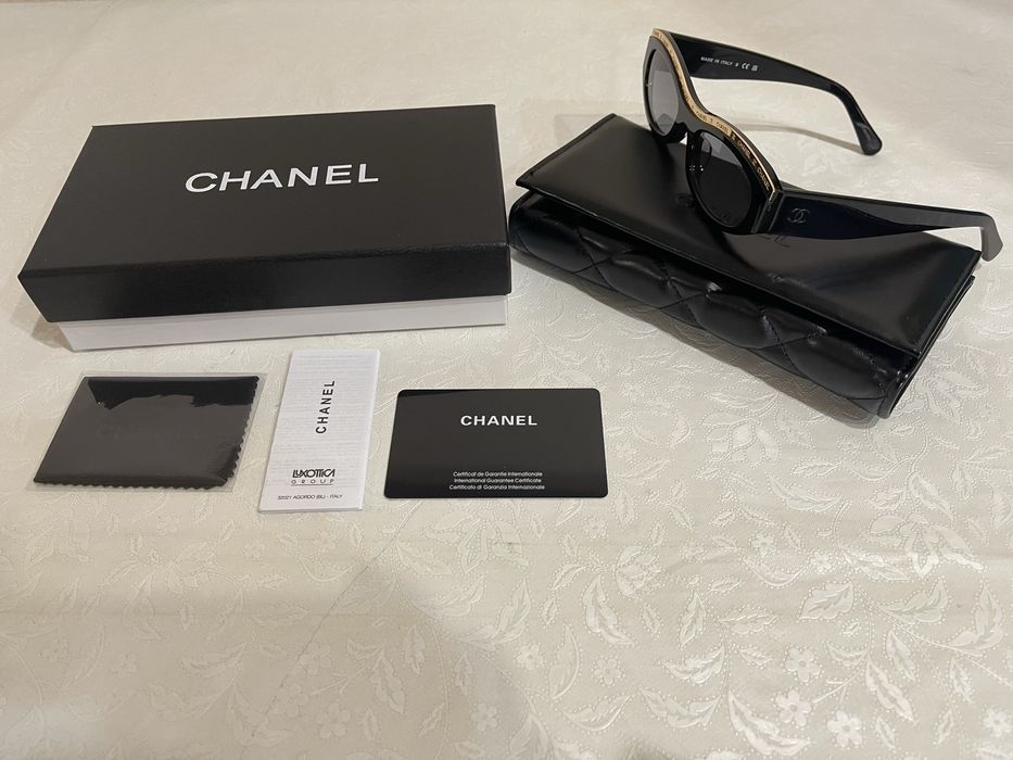 Солнцезащитные очки Chanel