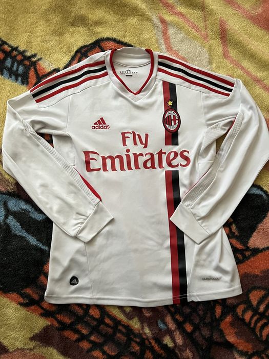 Milan 2011-2012 футболна тениска