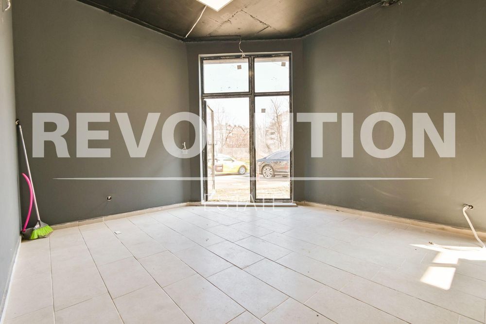 Магазин с АКТ 15 в ж.к. Малинова долина