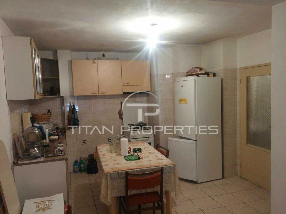 Продава се Тристаен апартамент в Пловдив, Кършияка - 90 кв.м за 1556 €/кв.м - Снимка #1