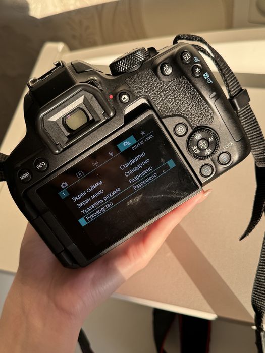 Продам Canon 850d Вместе с 2 объективами!!!
