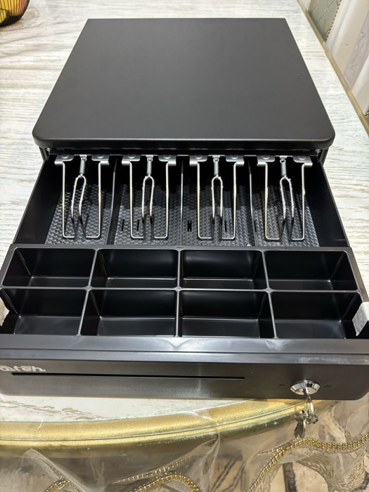 Продам кассовый ящик для денег