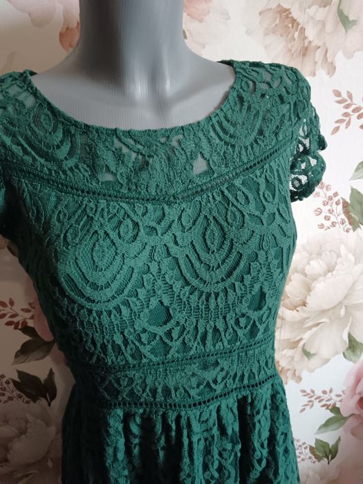 Дамски рокли ,размери хс и с