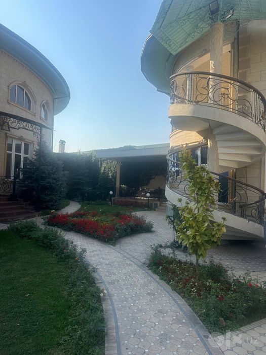 Mirzo Ulug’bek tumanid 9 sotixli evro dom sotiladi