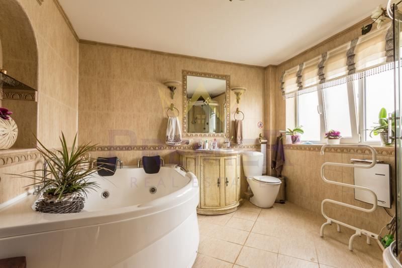 Къща в Варна-м-т Траката площ 500 цена 850000