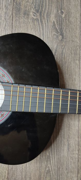 Продается гитара акустика.  Бренд: Davinci