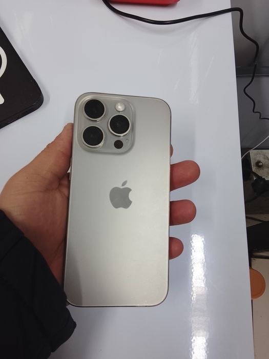 Продам Iphone 15 pro 256gb