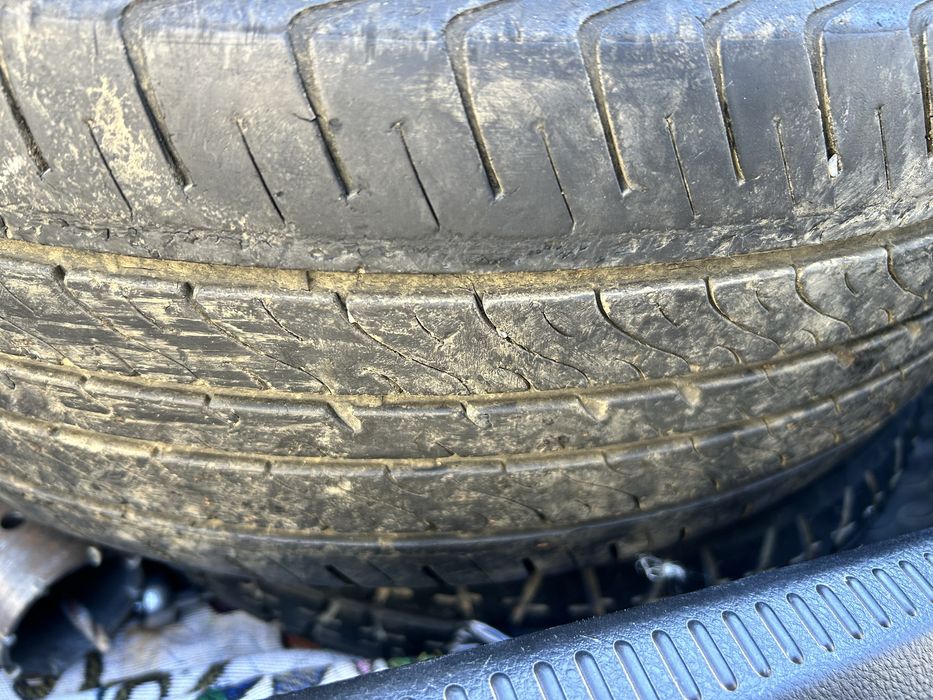 Продам Шина б/у 215/60/16