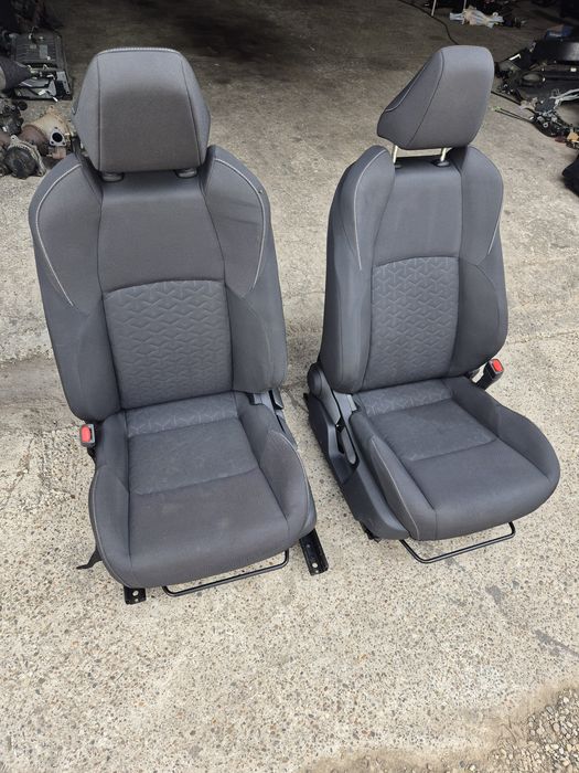 Set Scaune Față cu Încălzire Toyota Corolla E21  2019-2022